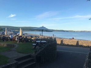 Beach bar - Just Stay Wales - Marshmallow Cottage (Swansea)