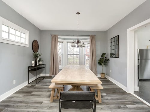 Comfortable Detroit Home | Parking | Sleeps 12