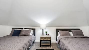 5 bedrooms, iron/ironing board, WiFi, bed sheets
