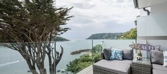 Blackstone - stylish apartment with incredible views looking out over the Salcombe estuary