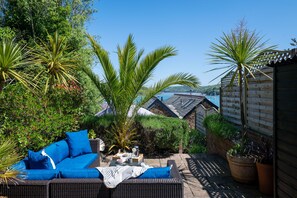 Terrace/patio - Brewery Cottage -  a bright and large holiday home for 11 guests (Salcombe)