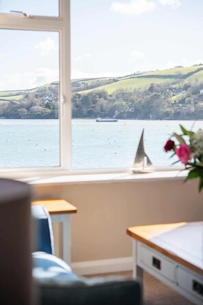 Interior - 30 Church Street - a charming coastal cottage in the centre of Salombe (Salcombe)