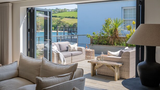 Unclassified image, 1 of 52, button - 1 The Strand -  a sleek self-catering home overlooking the open ocean (Salcombe)