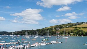 Unclassified image, 2 of 52, button - 1 The Strand -  a sleek self-catering home overlooking the open ocean (Salcombe)