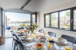 Dining - 1 The Strand -  a sleek self-catering home overlooking the open ocean (Salcombe)