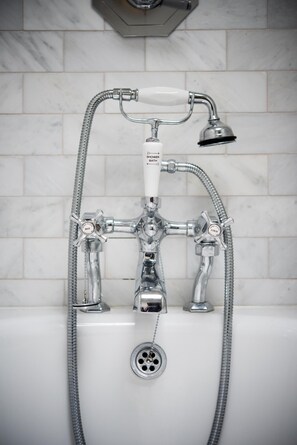 Een douche, een haardroger