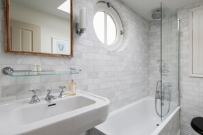 Shower, hair dryer - Painter's Cottage -  a luxury coastal cottage with spectacular views (Salcombe)