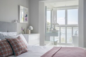3 chambres, fer et planche à repasser, Wi-Fi gratuit, draps fournis