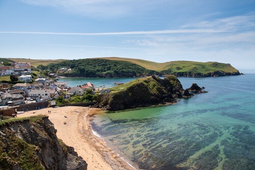 Withie Cove - a luxury coastal apartment footsteps from Hope Cove Beach