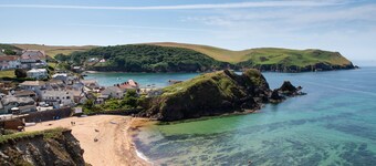 Withie Cove -  a luxury coastal apartment footsteps from Hope Cove Beach