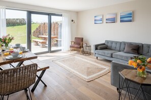 TV - Elender Cove -  a luxury coastal apartment footsteps from the beach (Hope Cove)