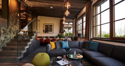 Serviced Luxury Chalet Evi