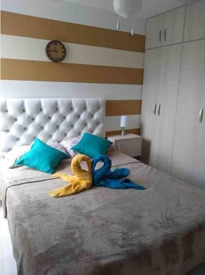 2 bedrooms, desk, iron/ironing board, travel crib - Entire New Place For You/todo Nuevo Para Usted (Yumbo)