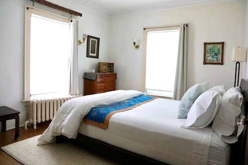 Centrally located, a Beautiful Landmark House for an ideal Family Getaway!