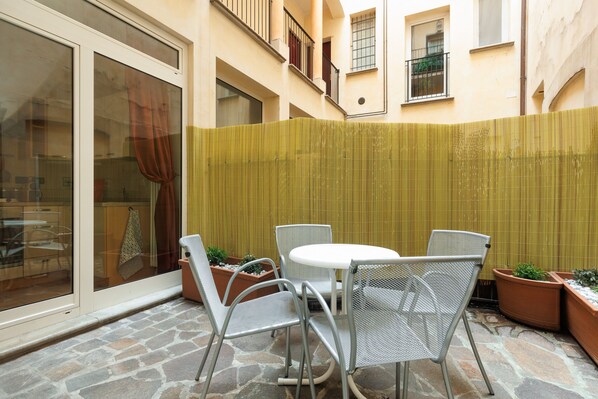 Basic Apartment | Balcony - Bertiera Apartments by Wonderful Italy (Bologna)