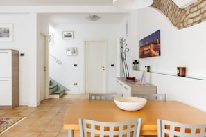 Basic Apartment | Dining room - Bertiera Apartments by Wonderful Italy (Bologna)