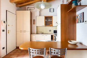 Classic Apartment | Private kitchen - Bertiera Apartments by Wonderful Italy (Bologna)