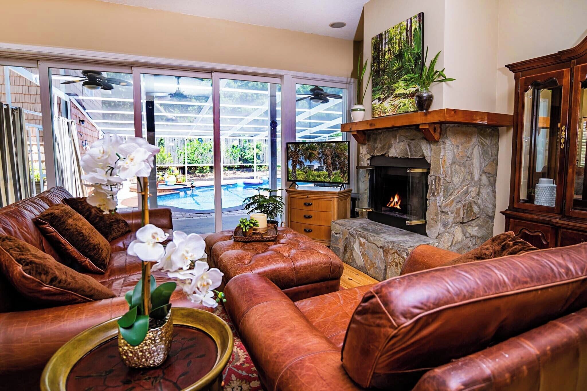 Salt Water Pool - Jacuzzi - Bbq - Walk To Beach - Large Screened Lanai - St. Augustine, FL
