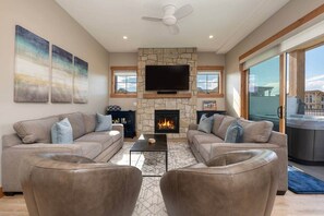 TV connectée, cheminée