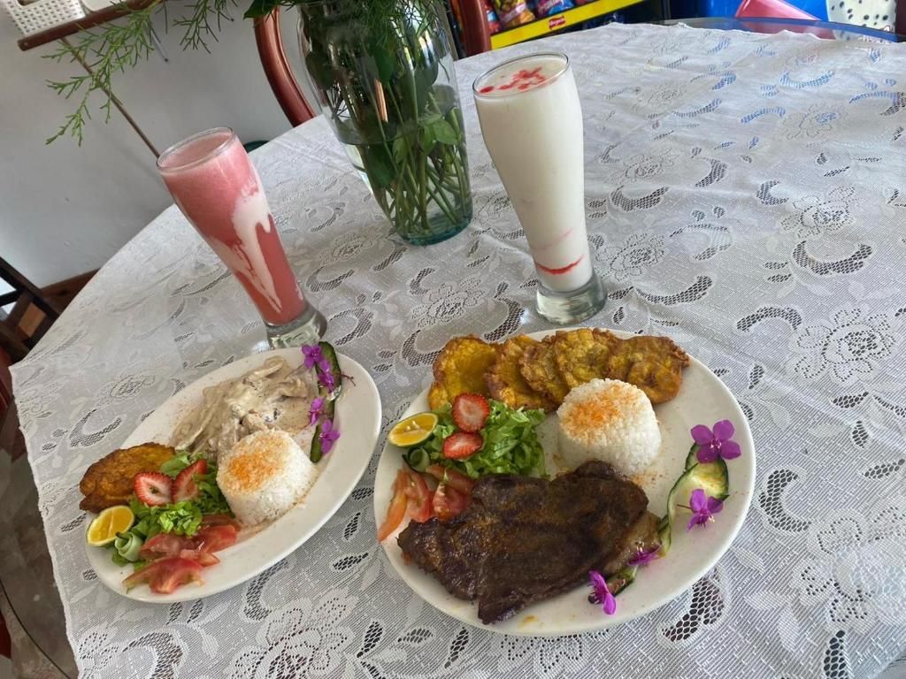 Alimentos y bebidas