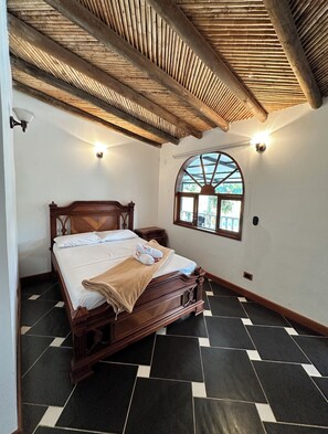 Chambre Standard double | Décor unique, ameublement unique, accès au Wi-Fi (inclus)