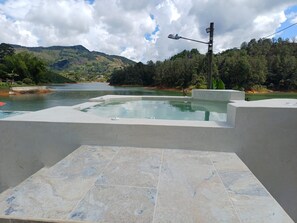 Outdoor spa tub - Casa Linda Guatapé (Guatapé)
