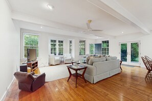 TV, books, music library, stereo