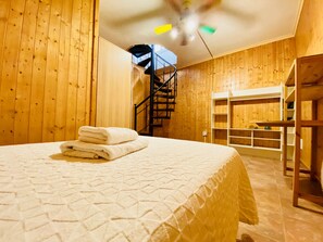 2 makuuhuonetta, silitysrauta/-lauta