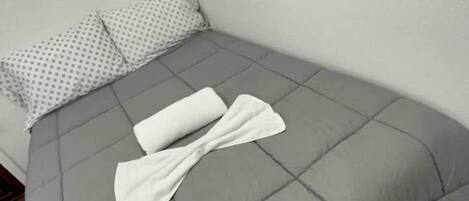 2 soveværelser, skrivebord, gratis Wi-Fi, sengetøj