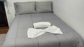 2 bedrooms, desk, free WiFi, bed sheets