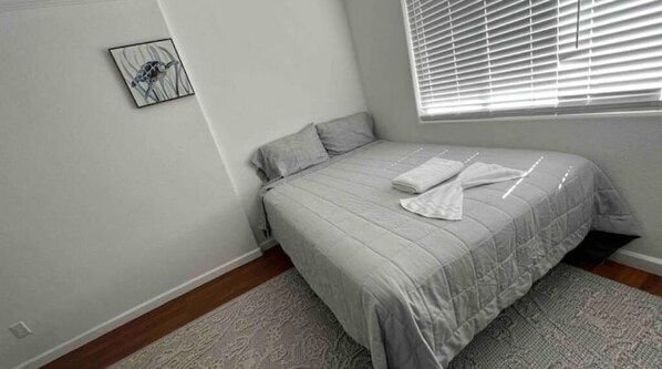 2 bedrooms, desk, free WiFi, bed sheets