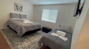 1 bedroom, desk, travel cot, WiFi