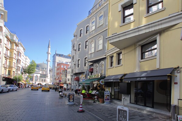 Exterior - Joy Taksim (Istanbul)