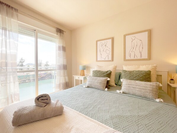 2 soverom, strykejern/-brett, wi-fi (inkludert) og sengetøy