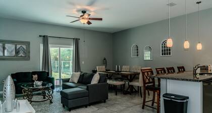 Spacious Hidden Gem Near Downtown Titusville