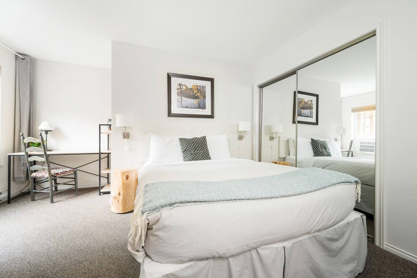 5 bedrooms, desk, iron/ironing board, WiFi