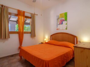3 habitaciones, escritorio, tabla de planchar con plancha y wifi 