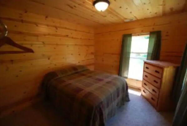 3 bedrooms, WiFi, bed sheets - Birch Forest Lodge-3 bedroom Cabin (Orr)