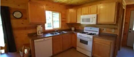 Refrigerador, microondas, lavavajillas y tostadora