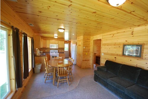Birch Forest Lodge-3 bedroom Cabin