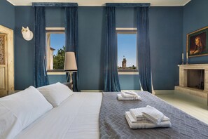 7 bedrooms, iron/ironing board, Internet, bed sheets