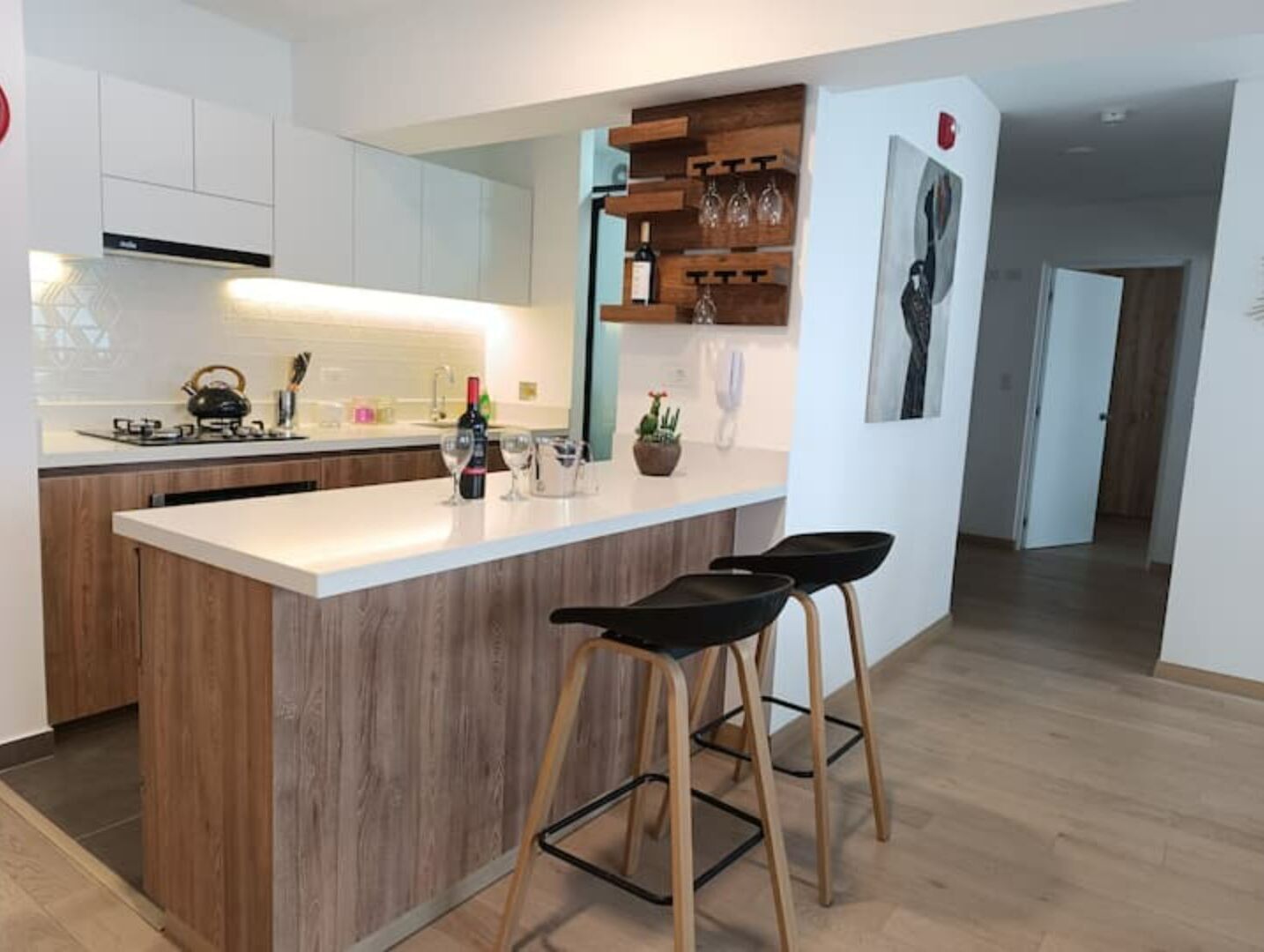 ثلاجة، ميكروويف، فرن، موقد طهي مسطح