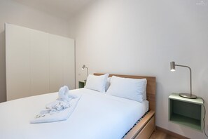 2 quartos, ferros/tábuas de passar roupa, Wi-Fi, roupa de cama