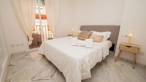2 slaapkamers, een strijkplank/strijkijzer, gratis wifi, beddengoed