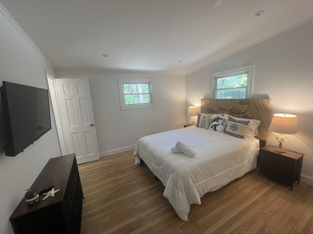 Newly Renovated 3 Bedroom, 1.5 Bath Rental in Hyannis, 1.5 miles to