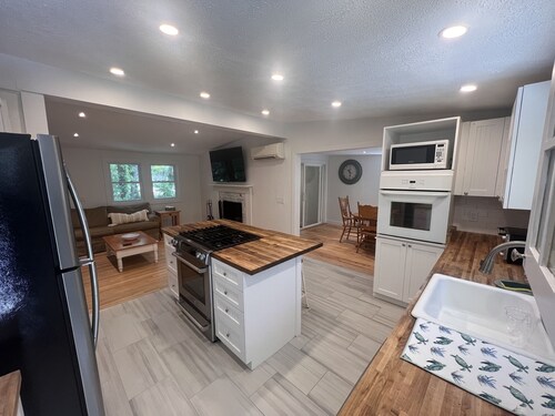 Newly Renovated 3 Bedroom, 1.5 Bath Rental in Hyannis, 1.5 miles to beach