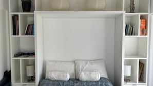 1 soverom, skrivebord, strykejern/-brett og wi-fi (inkludert)