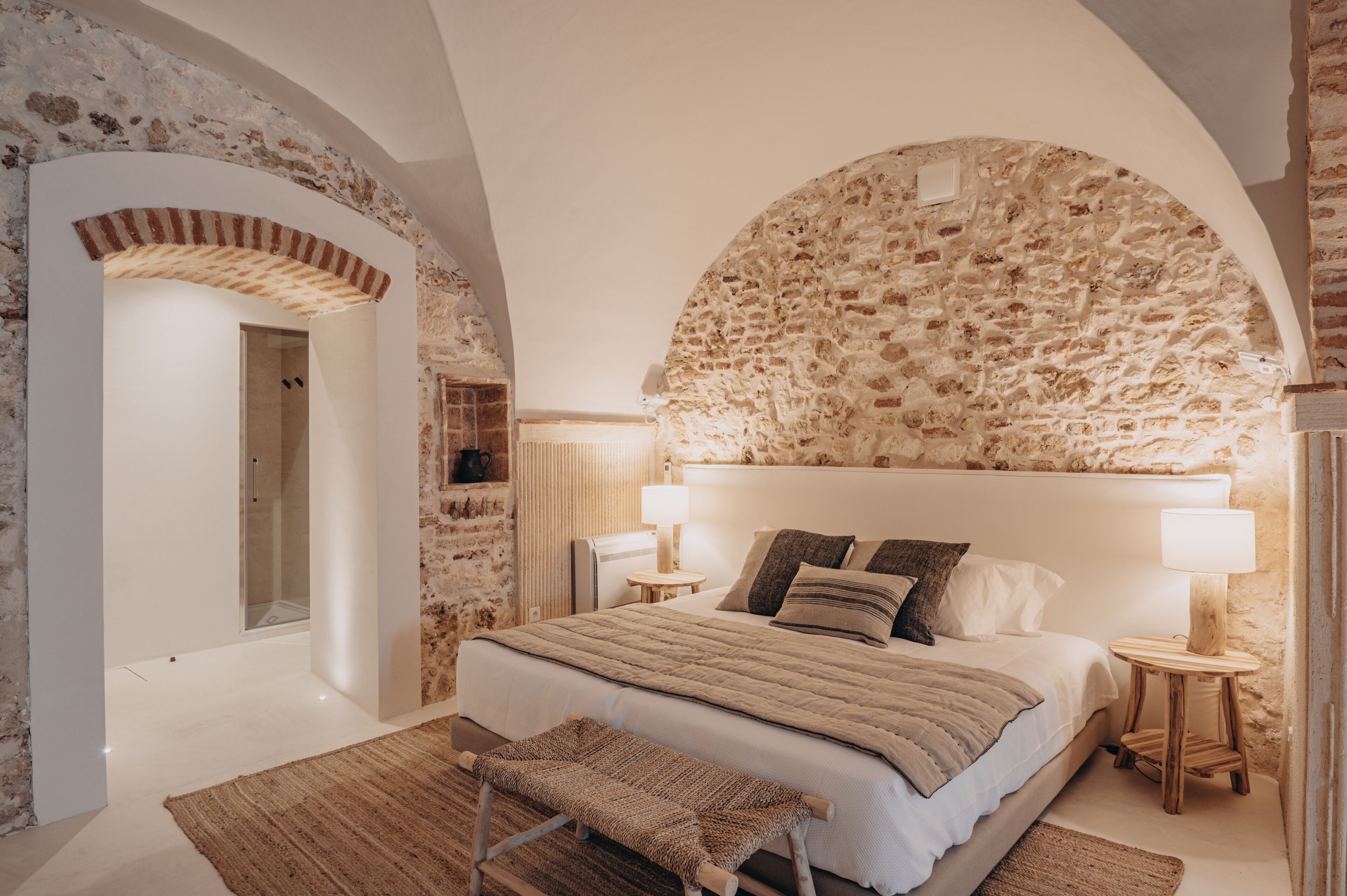 Premium Suite | Individually decorated, individually furnished, soundproofing, free WiFi