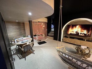 Luxury Suite (1) | Living area