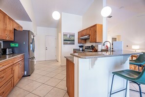 Fridge, microwave, oven, dishwasher - 4 BEDROOM/ 3 BATH WITH PRIVATE POOL, CLOSE TO DISNEY/ FOUR CORNERS/ KISSIMMEE (Kissimmee)